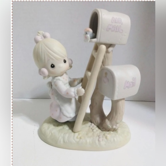 Precious Moments figurine “Good News is So Uplifting” - Picture 2 of 5